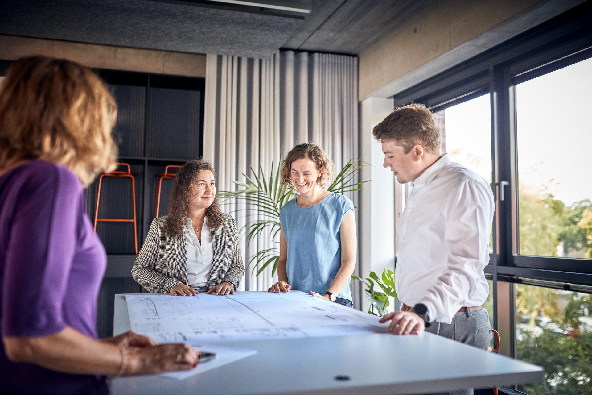 Group shoot - Employer Branding Germany - Anika, Zeynep, Paula, Niklas